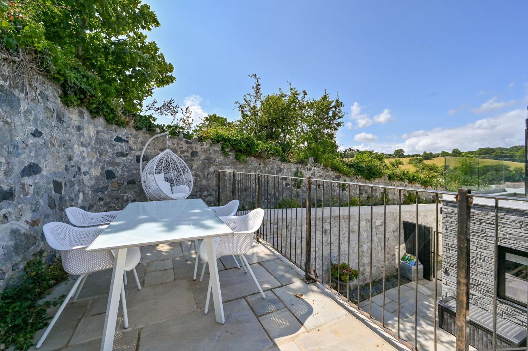 1 The Nest - Luxury Modern House Nr Beach & Bars With Sea Views & Free Parking Villa Charlestown  Dış mekan fotoğraf